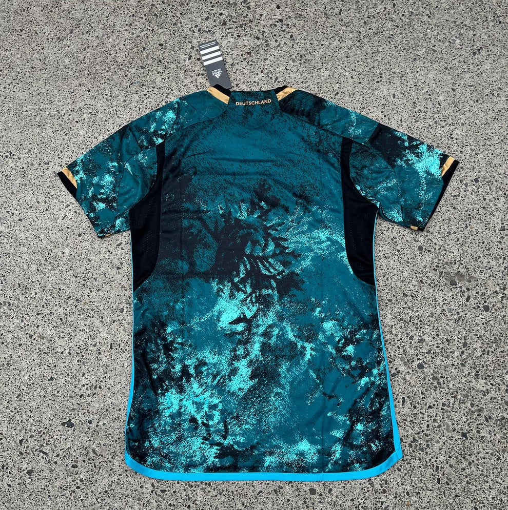 Camiseta Edición Especial Alemania x Corteiz